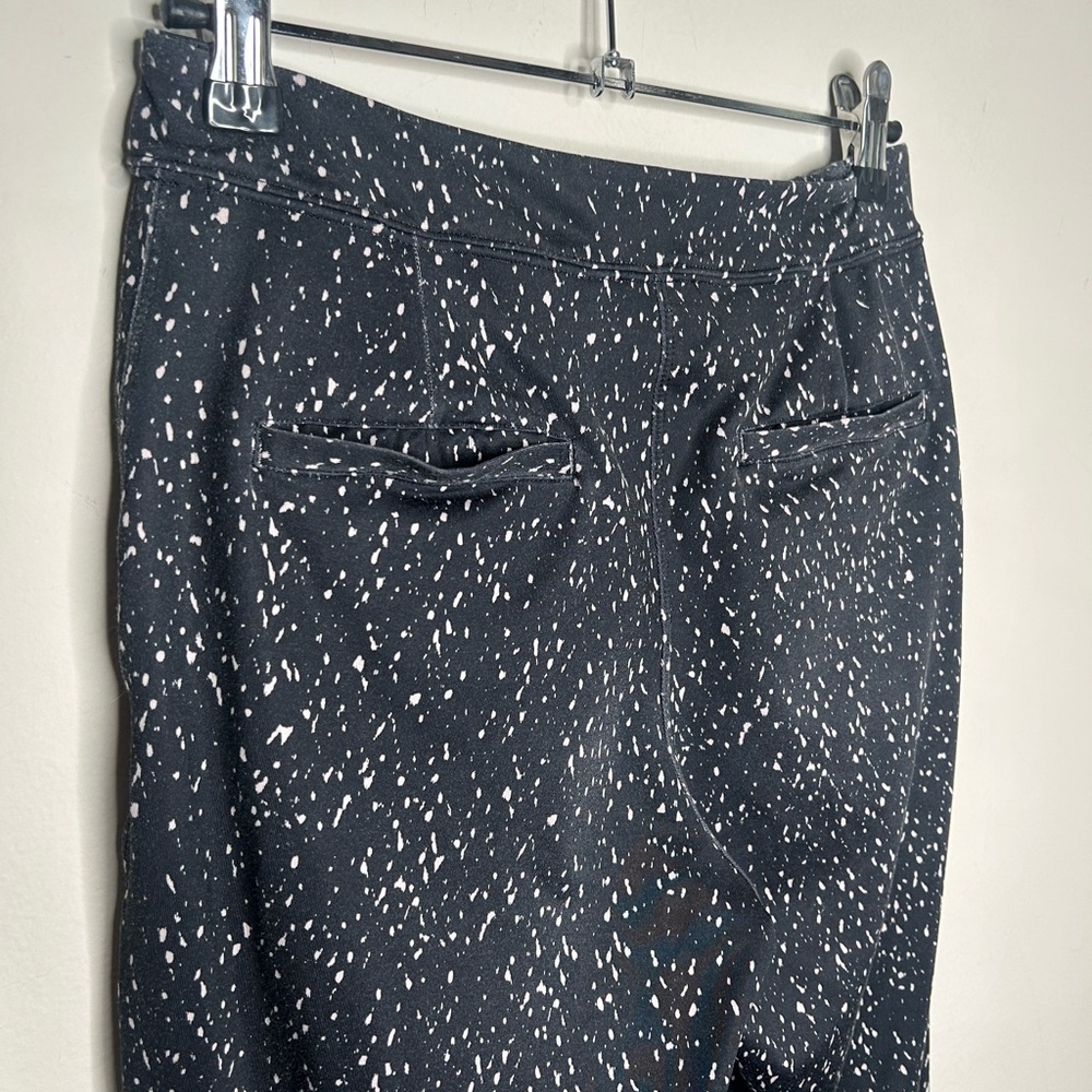 Lululemon Jet Crop (Slim) *Luxtreme Butterfly Texture Mink Berry Black Pant Sz 6 - Picture 8 of 11